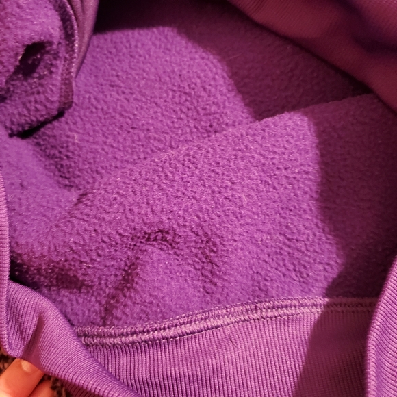 Under army purple sweat shirt - Picture 2 of 2